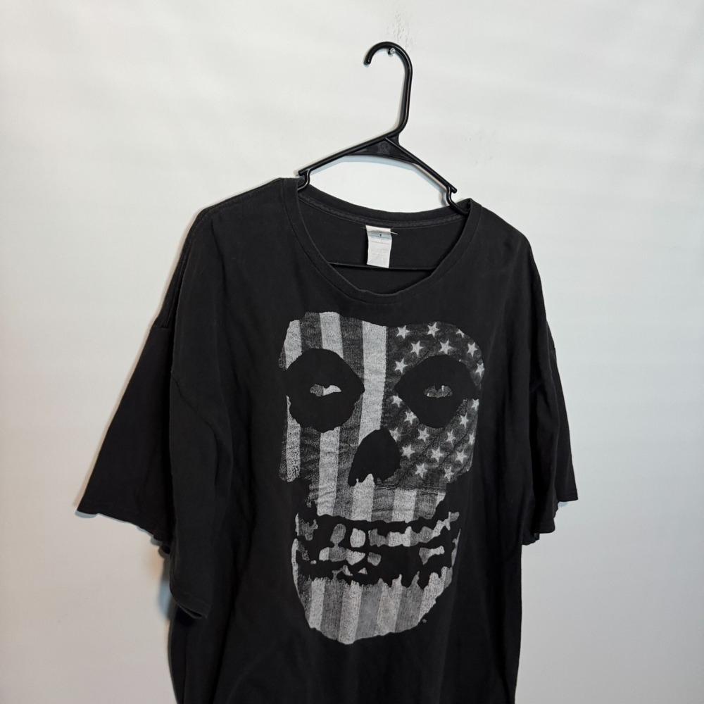 Misfits Shirt Mens 2XL XXL Black Fiend Skull Punk Rock American Flag USA Y2K - Picture 2 of 8
